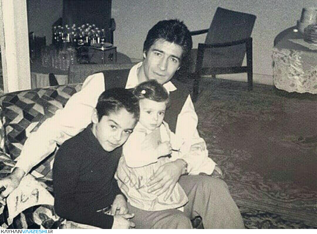مرحوم ناصر حجازی همراه فرزندانش آتوسا و آتیلا