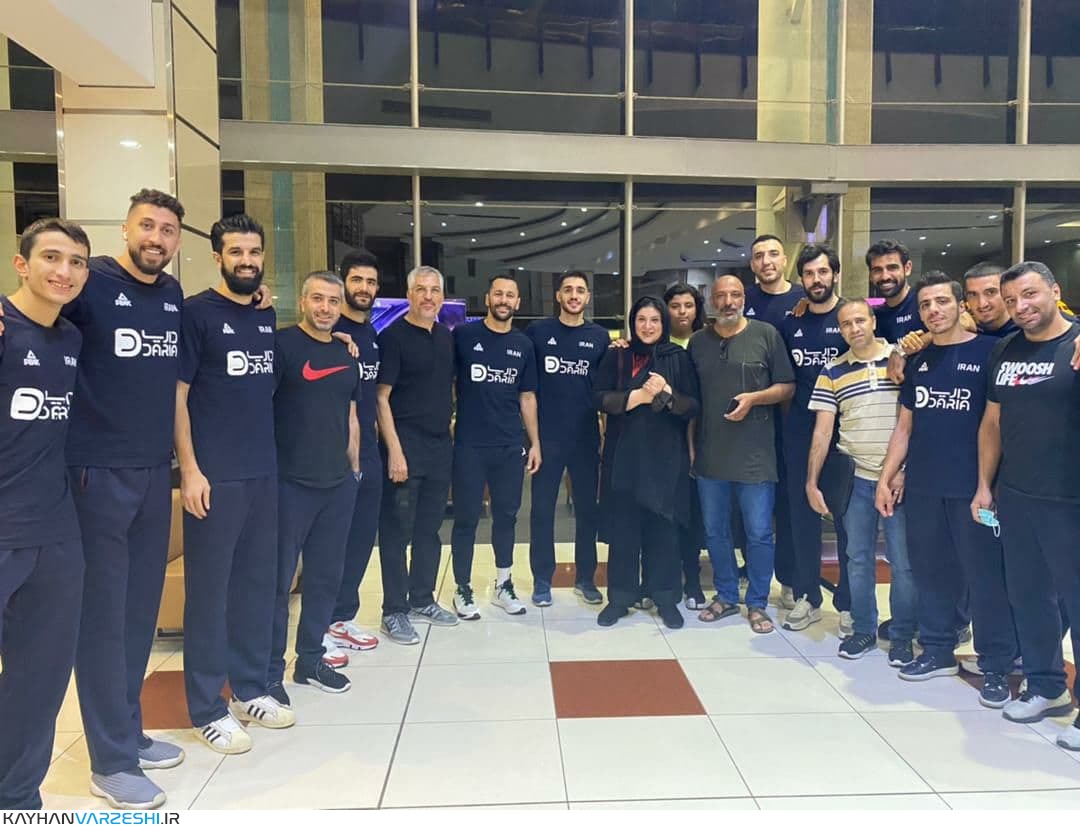 عکس یادگاری «امیر جعفری» و «ریما رامین فر» با «تیم ملی بسکتبال ایران»
