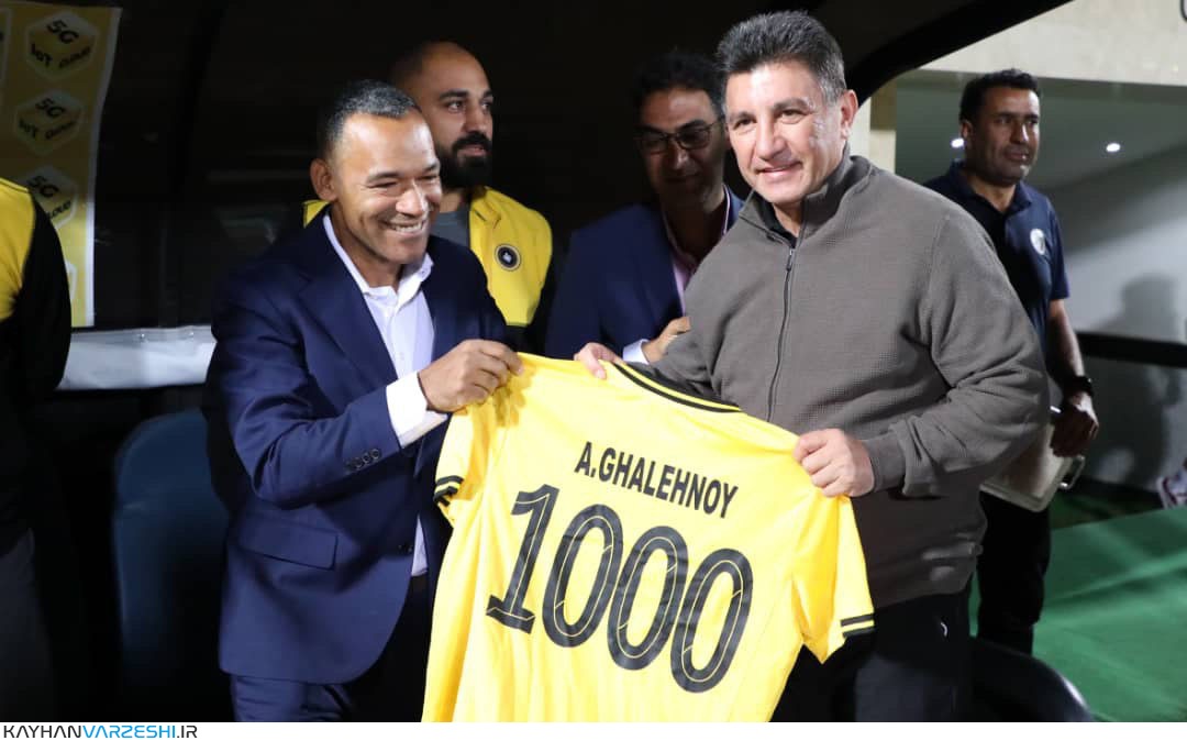 مورایس ، پیراهن شماره 1000 را تحویل داد