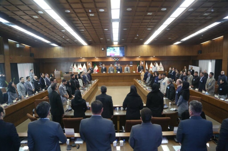 انوشیروانی عذرخواهی کرد