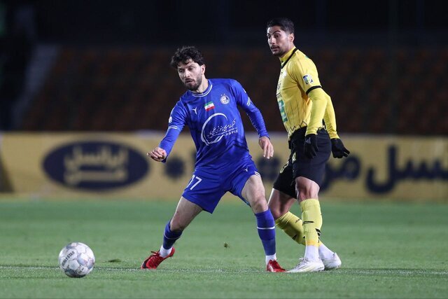 سپاهان - استقلال با حضور تماشاگران