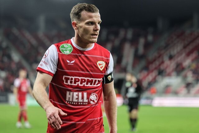 مجوز تمرین مدافع مجاری پرسپولیس صادر شد