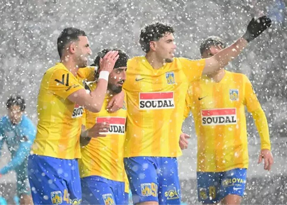 اهدای پاداش به صیادمنش برای
درخشش در شب برفی + عکس