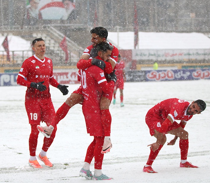 گزارش تصویری دیدار تیمهای پرسپولیس و سپاهان