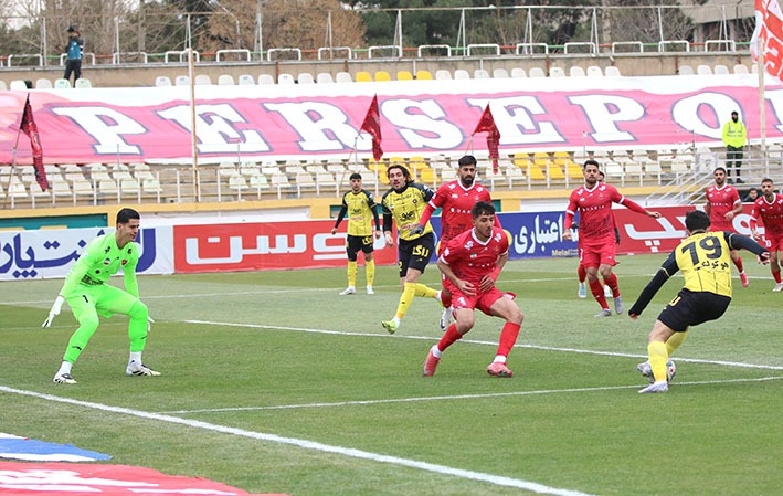 گزارش تصویری دیدار تیمهای پرسپولیس و سپاهان