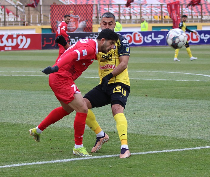 گزارش تصویری دیدار تیمهای پرسپولیس و سپاهان