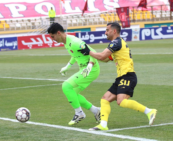 گزارش تصویری دیدار تیمهای پرسپولیس و سپاهان