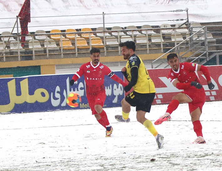 گزارش تصویری دیدار تیمهای پرسپولیس و سپاهان