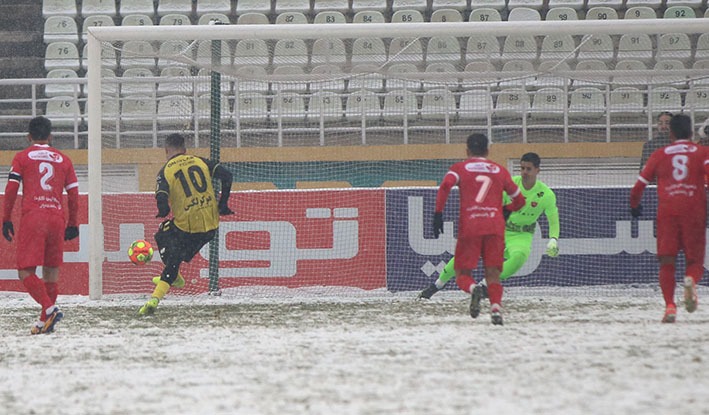 گزارش تصویری دیدار تیمهای پرسپولیس و سپاهان