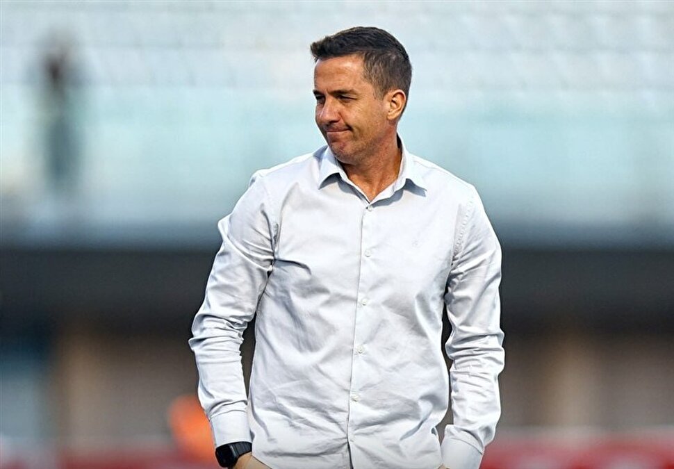 اوسمار: ما در سطح پرسپولیس نیستیم /
نامه اخیر باشگاه شکست اعتماد بین من، کادر فنی و بازیکنان بود