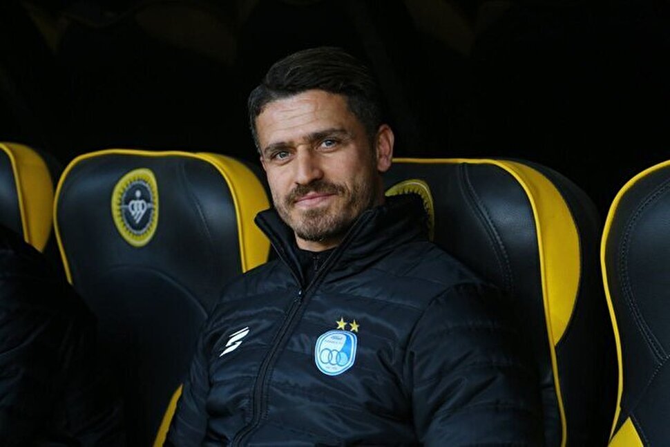 وریا غفوری : صحبت کردن درباره قهرمانی زود است