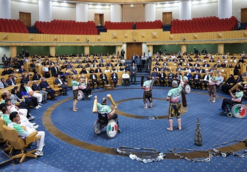 تجلیل رئیس جمهور از مدال‌آوران پارالمپیکی، نابینایان و ناشنوایان