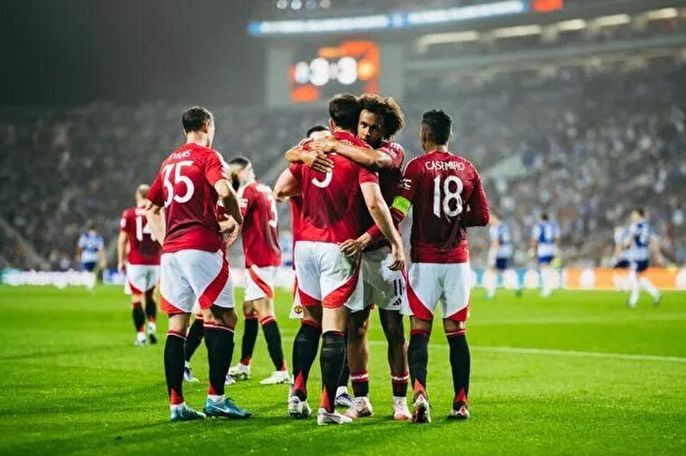 یونایتد برد و به رده چهارم رسید