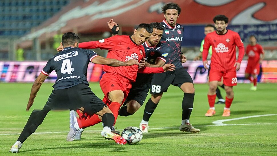 دیدار تراکتور-پرسپولیس به تعویق افتاد