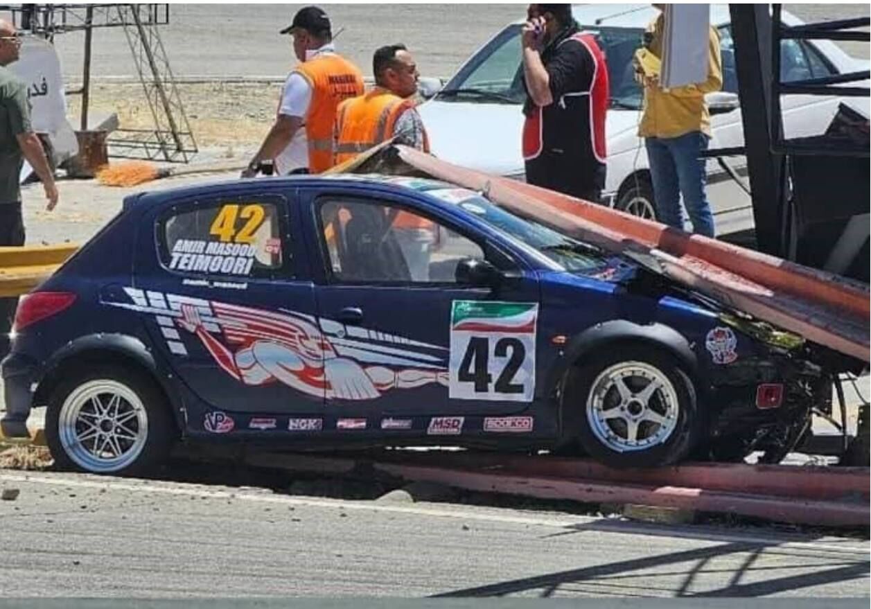 حادثه تلخ ورزشگاه آزادی جان یک عکاس را گرفت