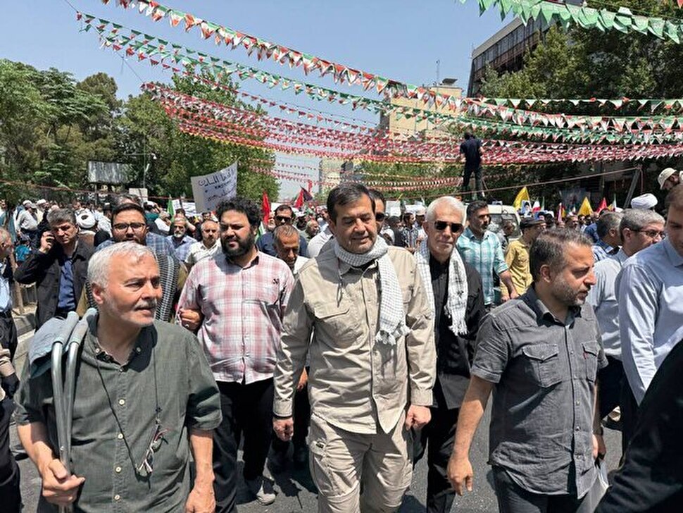 حضور وزیر ورزش در راهپیمایی مردم تهران
