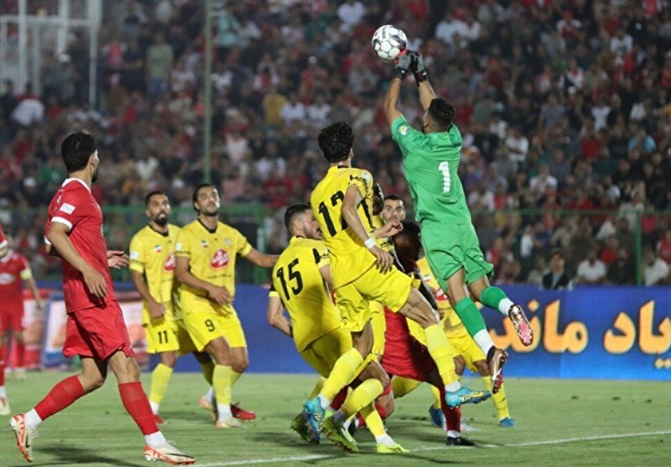 پرسپولیس ۱ - فجر شهید سپاسی ۱ / گریز سرخپوشان با هاشمیان در گام نخست