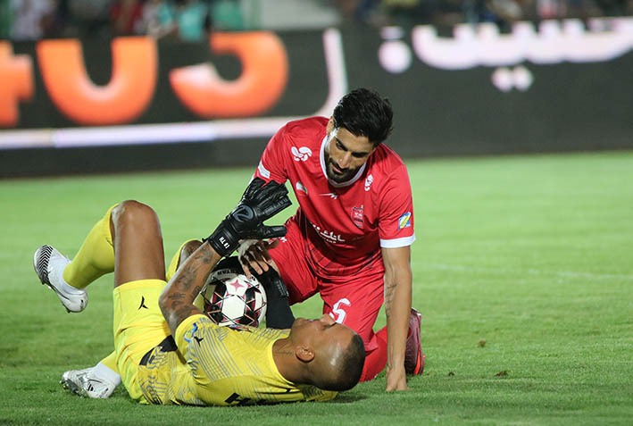 گزارش تصویری دیدار تیم‌های پرسپولیس و فولاد