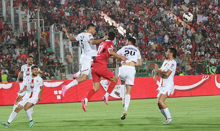 گزارش تصویری دیدار تیم‌های پرسپولیس و فولاد