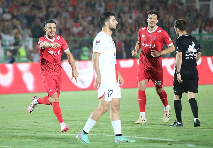 گزارش تصویری دیدار تیم‌های پرسپولیس و فولاد