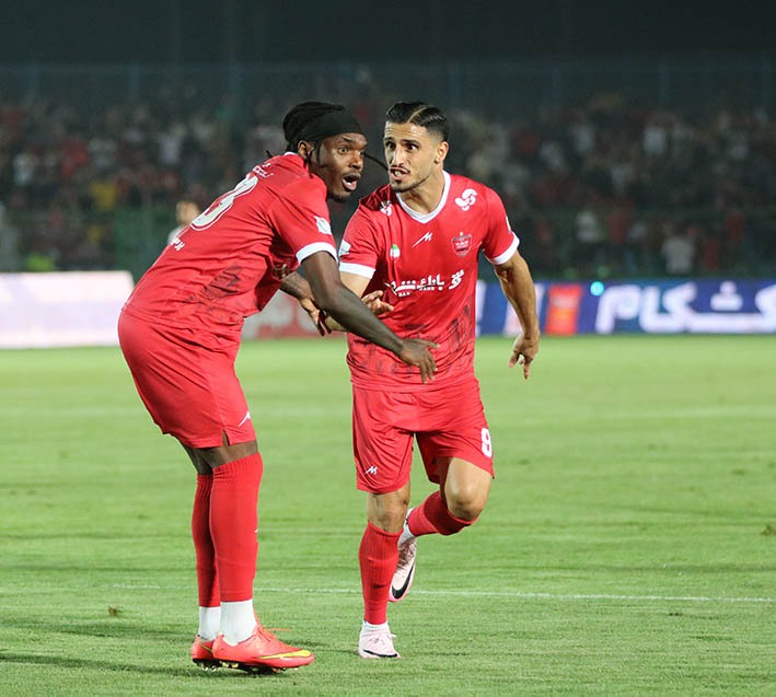 گزارش تصویری دیدار تیم‌های پرسپولیس و فولاد