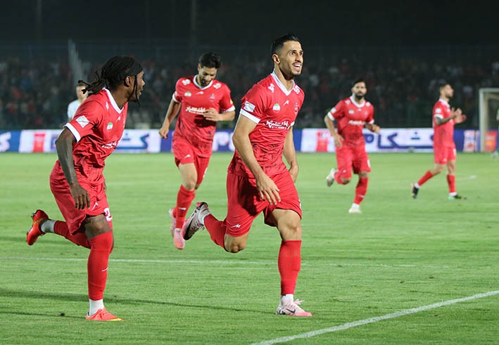 گزارش تصویری دیدار تیم‌های پرسپولیس و فولاد