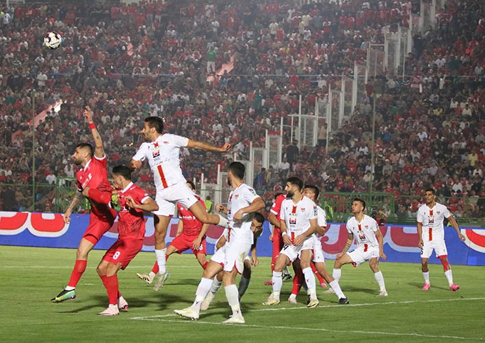 گزارش تصویری دیدار تیم‌های پرسپولیس و فولاد