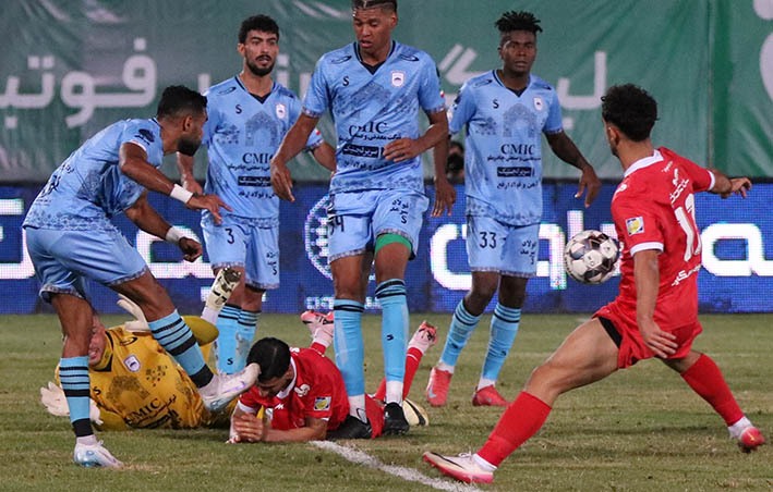 گزارش تصویری دیدار تیم‌های فجر سپاسی و پرسپولیس