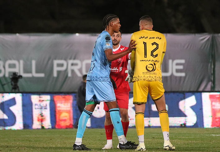 گزارش تصویری دیدار تیم‌های فجر سپاسی و پرسپولیس