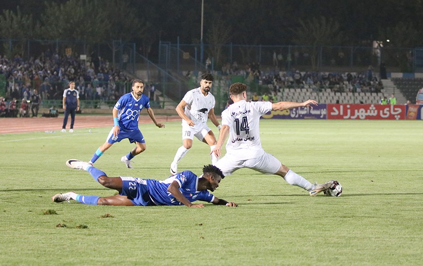 گزارش تصویری دیدار تیم‌های استقلال تهران و ذوب‌آهن اصفهان
