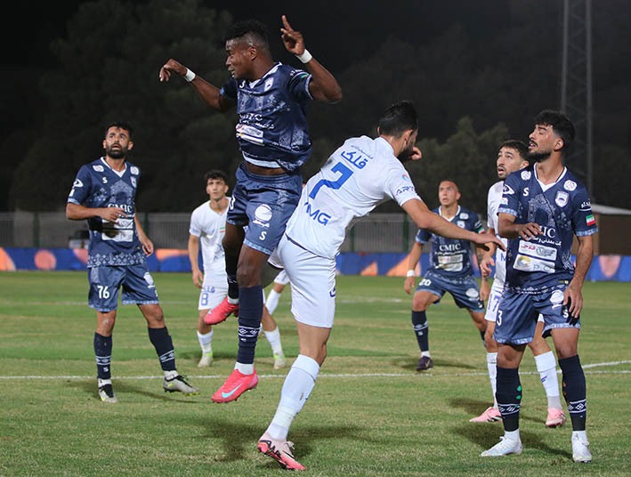 گزارش تصویری دیدار استقلال و چادر ملو