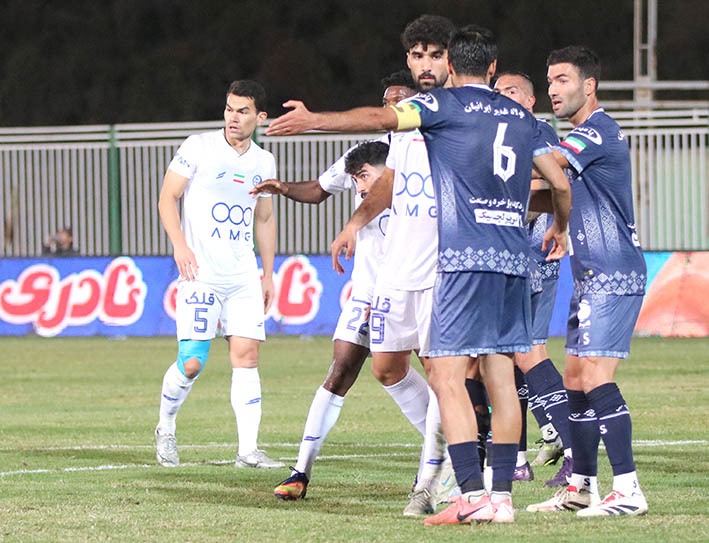 گزارش تصویری دیدار استقلال و چادر ملو