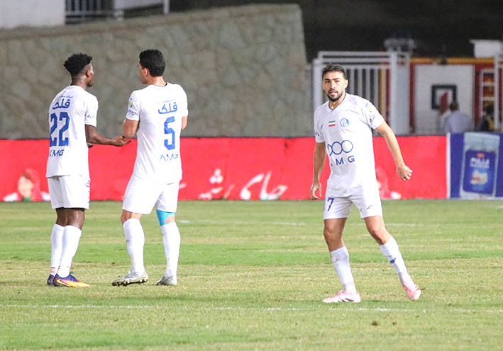 گزارش تصویری دیدار استقلال و چادر ملو