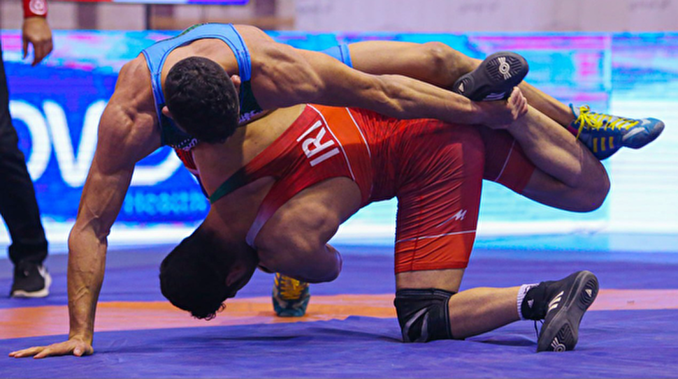 لیگ برتر کشتی/ برتری استقلال مقابل ستارگان ساری