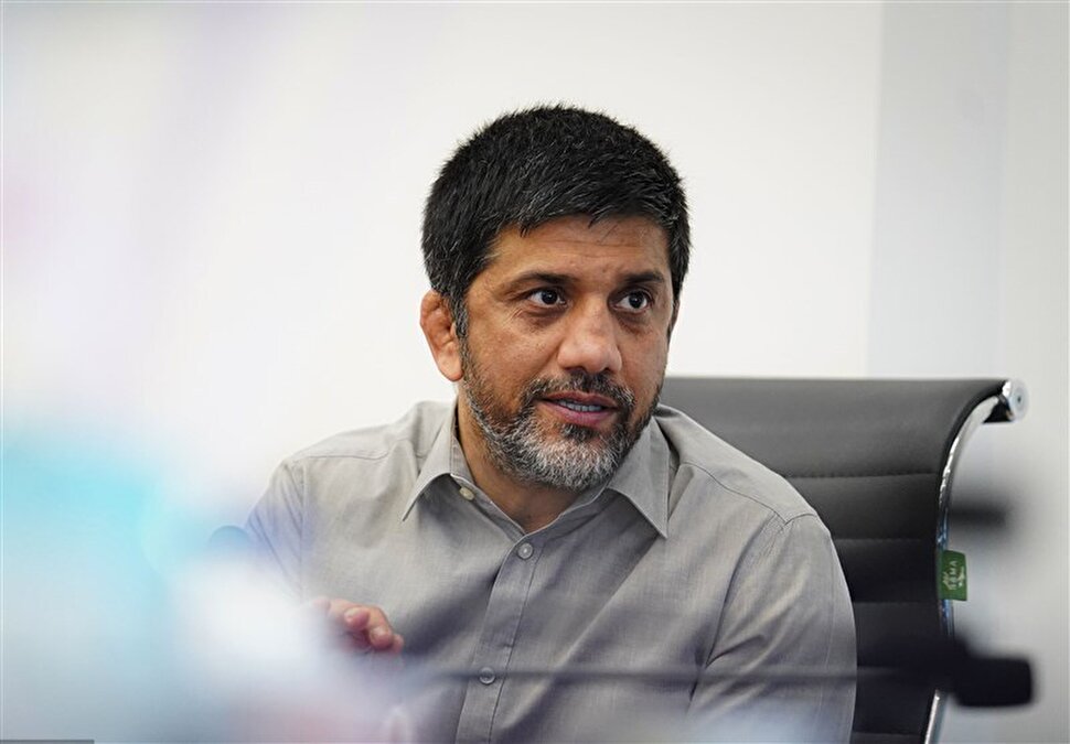 دبیر: خدا به تختی عزت داد