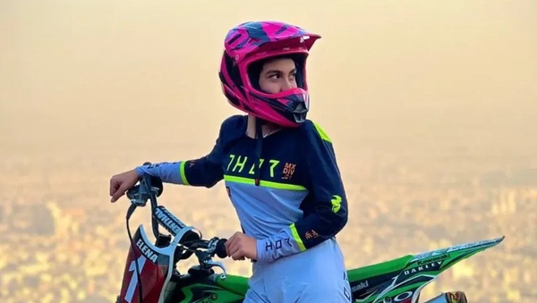 حادثه برای دختر موتورسوار در پیست آزادی