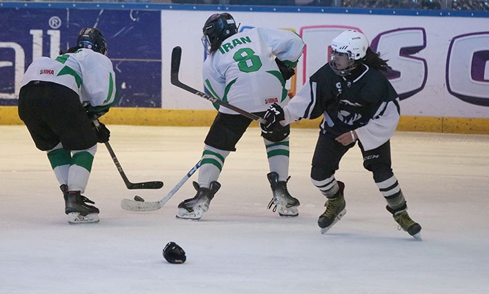 گزارش تصویری هاکی روی یخ دختران زیر18 سال