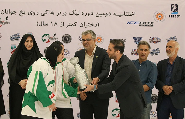 گزارش تصویری هاکی روی یخ دختران زیر18 سال