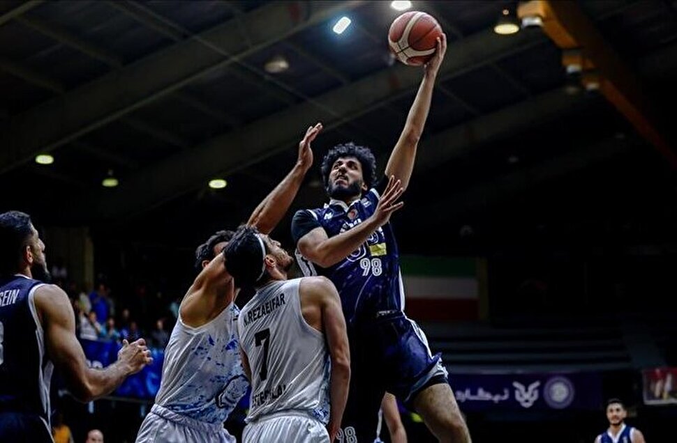 یک تیم از لیگ برتر بسکتبال انصراف داد