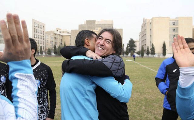 ساپینتو به شایعات پایان داد؛ رامین در آغوش سرمربی استقلال