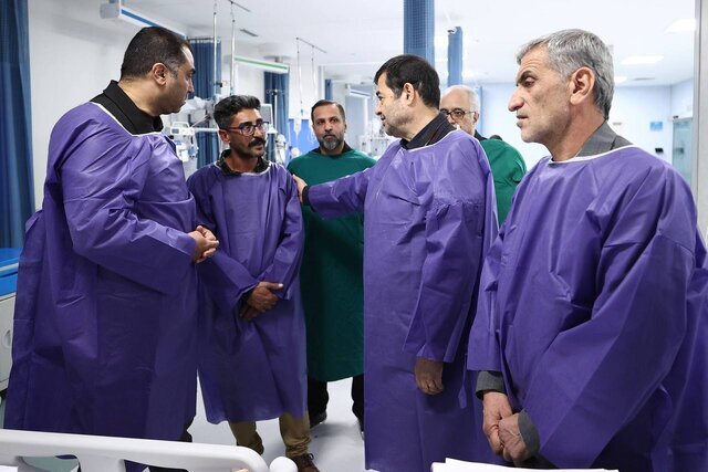 وزیر ورزش از دختر موتورسوار عیادت کرد