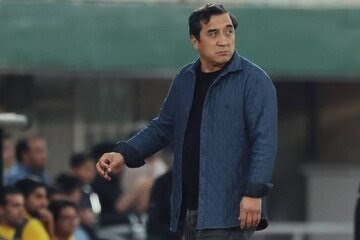 خداداد عزیزی: اگر باعث رنجش خانوادهها شدم عذرخواهی میکنم