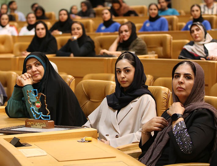 گزارش مراسم بهترین های ورزش سال با عنوان ((قهرمان ایران))