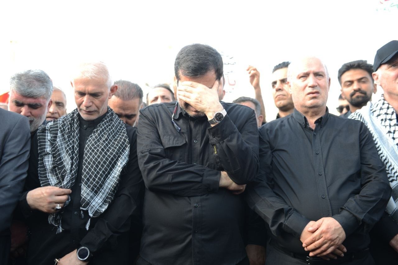 جامعه ورزش در وداع با امام شهید کنار مردم ایستاد