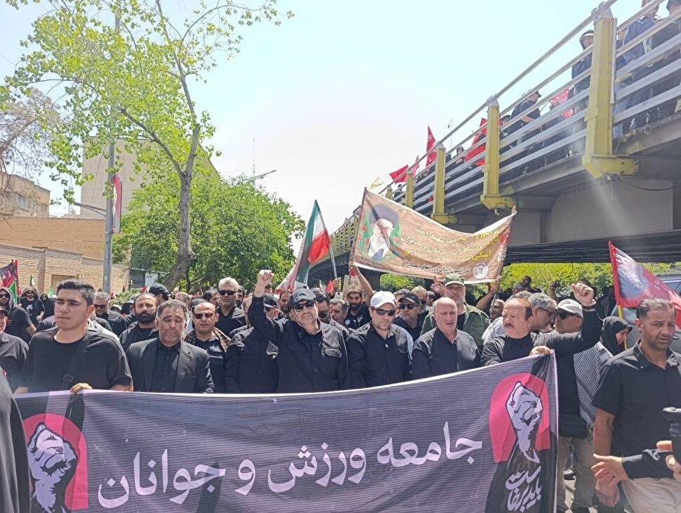 وزیر ورزش: سعی می‌کنیم فرامین رهبر شهیدمان را عملیاتی کنیم.