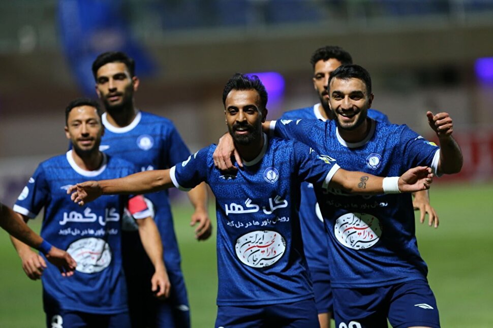 مدافع گل گهر به پرسپولیس پیوست
