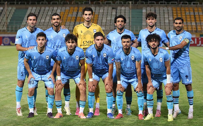 گزارش تصویری دیدار تیمهای چادر ملوی اردکان و پرسپولیس تهران