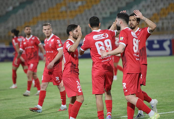 گزارش تصویری دیدار تیمهای چادر ملوی اردکان و پرسپولیس تهران