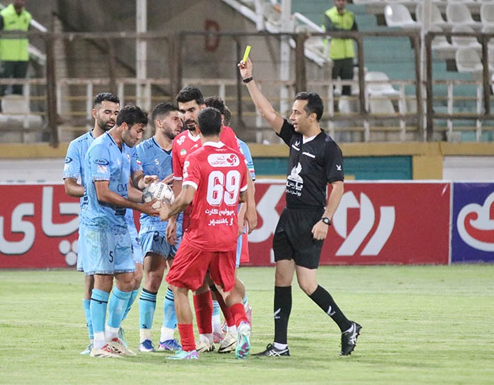 گزارش تصویری دیدار تیمهای چادر ملوی اردکان و پرسپولیس تهران