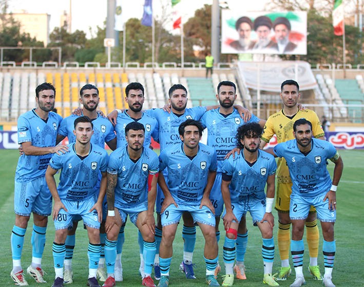 گزارش تصویری دیدار تیمهای گل گهر سیرجان و چادر ملوی اردکان